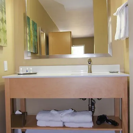 Best Western Plus South Coast Inn Goleta Room photo