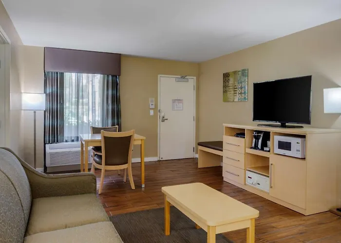 Best Western Plus South Coast Inn